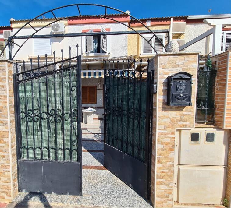 Marble Manor Guest House Los Alcázares Exterior foto
